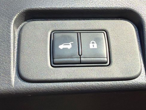 Used 2023 Nissan Rogue SL AWD/4WD image 14