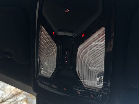 Used 2022 BMW X7 M50i image 49