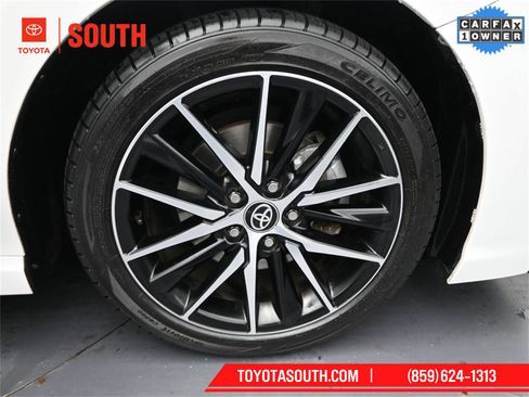 Used 2024 Toyota Camry SE image 30