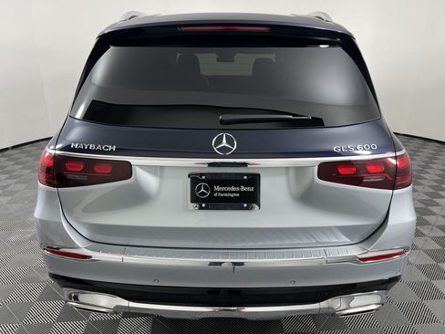 Used 2024 Mercedes-Benz Maybach GLS 600 4MATIC image 12