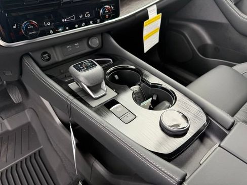 New 2026 Nissan Rogue Platinum AWD/4WD image 14