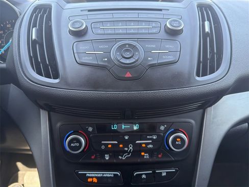 Used 2018 Ford Escape SE image 25