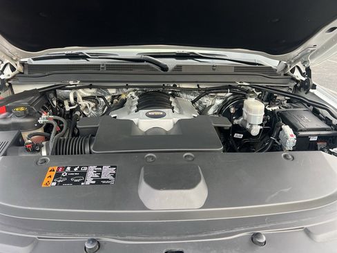 Used 2018 Cadillac Escalade Platinum image 37