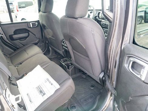 Certified 2023 Jeep Gladiator Sport AWD/4WD image 34