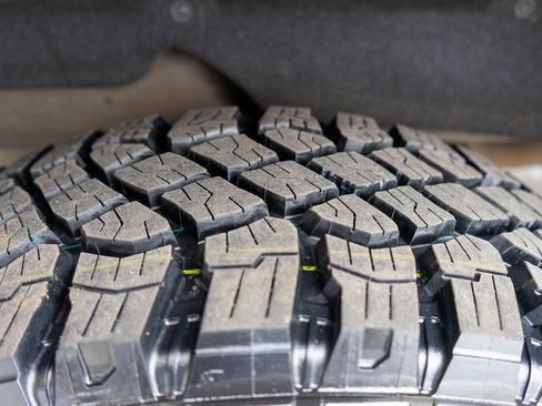 Used 2022 Chevrolet Silverado 1500 ZR2 w/ Technology Package image 37