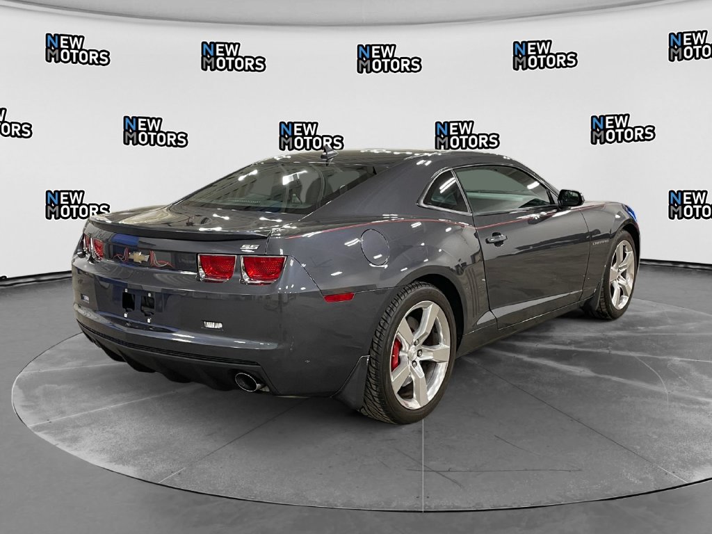 Used 2010 Chevrolet Camaro SS RWD image 5