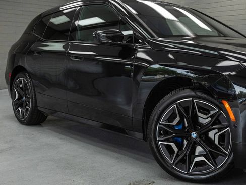 Used 2024 BMW iX xDrive50 w/ Premium Package AWD/4WD image 7