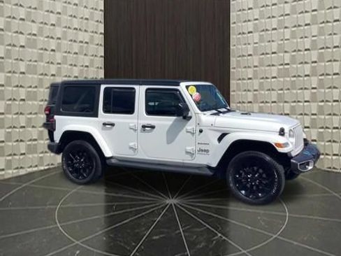 Used 2023 Jeep Wrangler Unlimited Sahara w/ Cold Weather Group AWD/4WD image 3