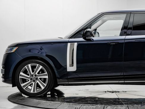 Used 2023 Land Rover Range Rover SV AWD/4WD image 8