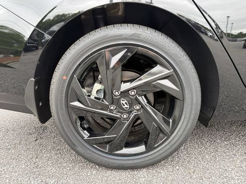 New 2026 Hyundai Elantra SEL Sport Premium FWD image 17