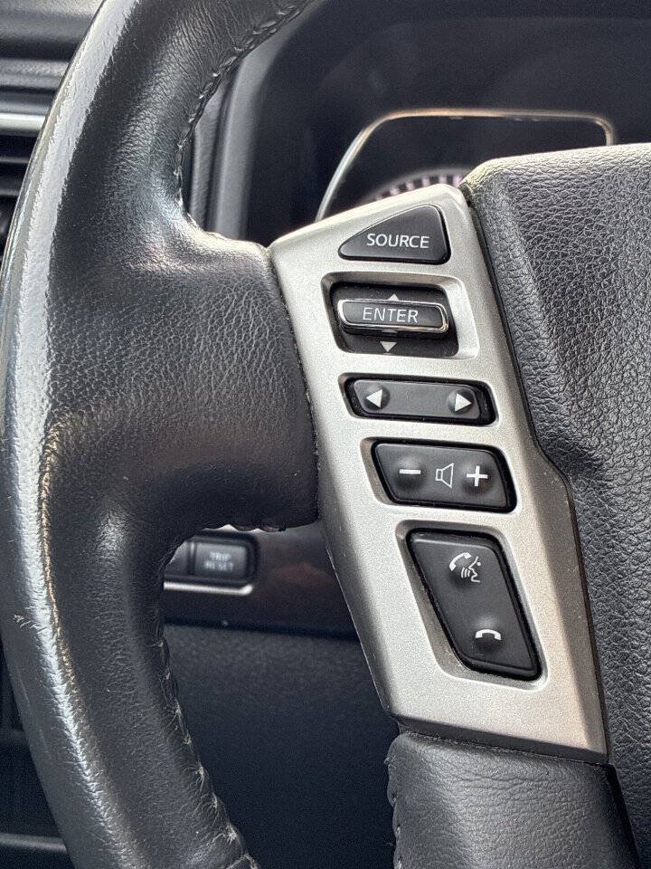Used 2018 Nissan Titan SV AWD/4WD image 18