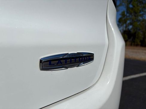 Used 2024 Jeep Compass Latitude image 7