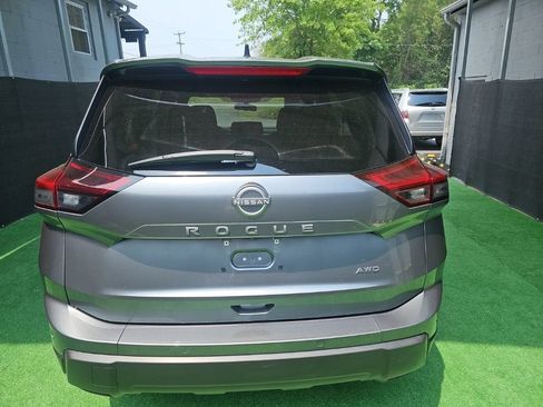 Used 2024 Nissan Rogue S AWD/4WD image 4