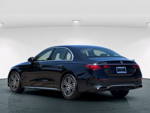 Used 2025 Mercedes-Benz E 350 Sedan w/ Multicontour Seating Package image 5