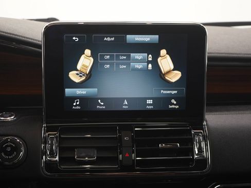 Used 2019 Lincoln Navigator Reserve AWD/4WD image 21