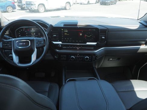 Used 2024 GMC Sierra 3500 SLT w/ SLT Convenience Package AWD/4WD image 17