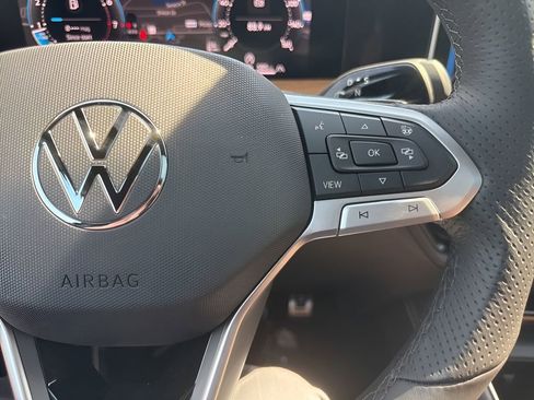 New 2026 Volkswagen Tiguan SEL R-Line AWD/4WD image 14