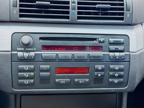 Used 2004 BMW M3 Coupe image 9