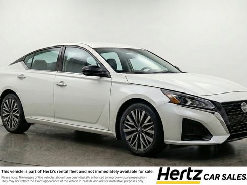 Used 2025 Nissan Altima 2.5 SV FWD image 1