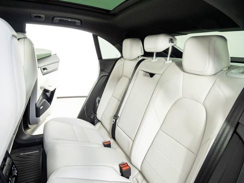 New 2026 Porsche Macan 4 Electric AWD/4WD image 22