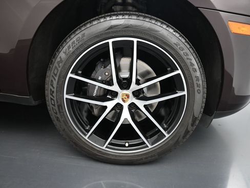 Certified 2023 Porsche Macan image 29