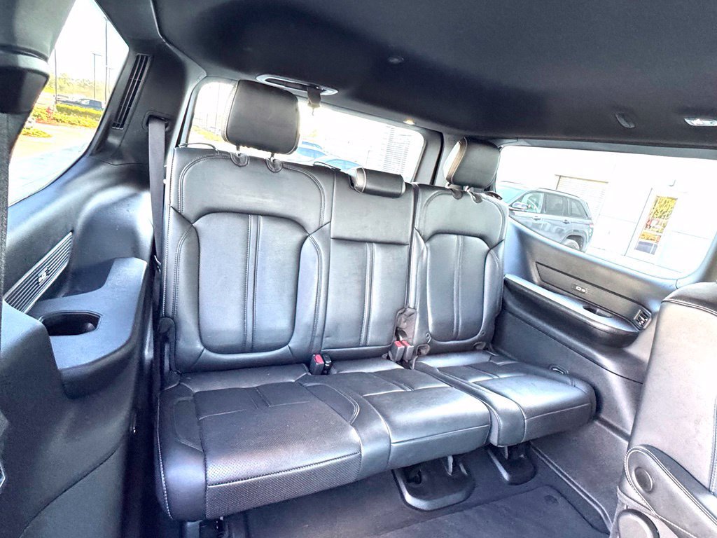 Used 2025 Jeep Wagoneer Series II AWD/4WD image 29