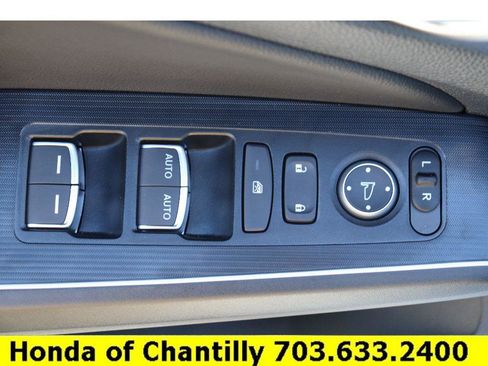Certified 2025 Honda Civic Sport Touring image 21