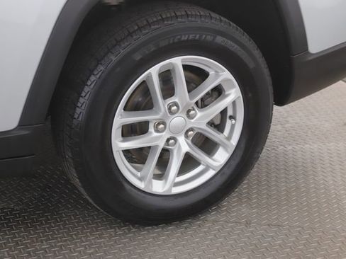 Used 2024 Jeep Grand Cherokee L Laredo w/ Luxury Tech Group I image 14