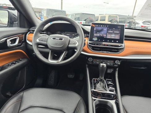 Used 2024 Jeep Compass Limited image 20