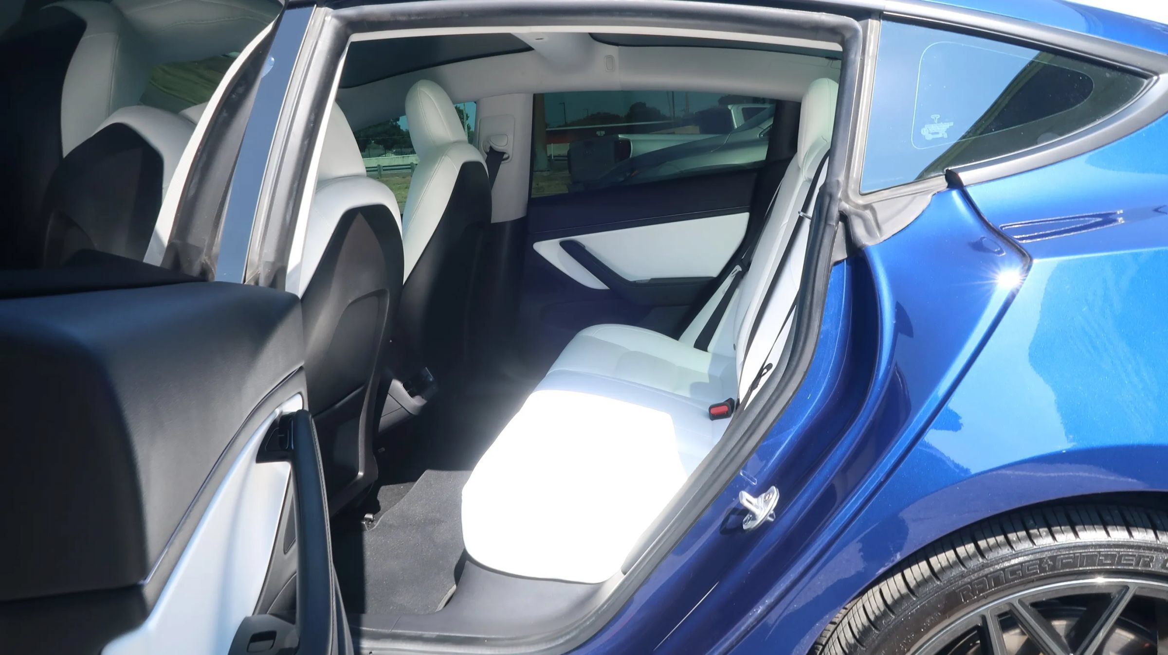 Used 2020 Tesla Model 3 Performance AWD/4WD image 19