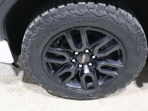 Used 2020 GMC Sierra 1500 Elevation image 9