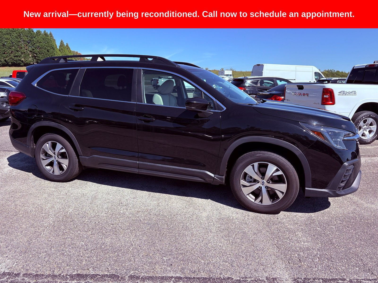 Used 2025 Subaru Ascent Premium AWD/4WD image 2