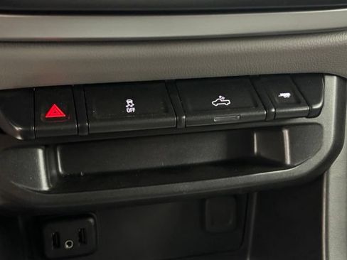 Used 2020 Chevrolet Colorado LT AWD/4WD image 31