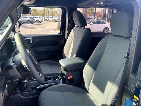 Used 2025 Jeep Wrangler Sport S image 7