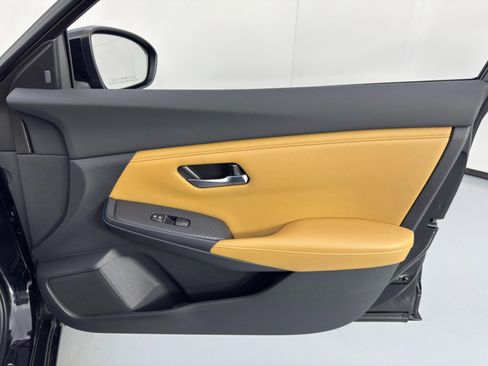 Used 2022 Nissan Sentra SV w/ SV Premium Package image 39