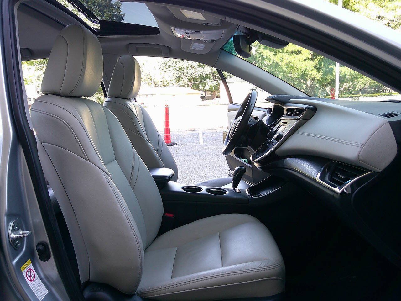 Used 2018 Toyota Avalon Touring w/ Protection Package FWD image 9