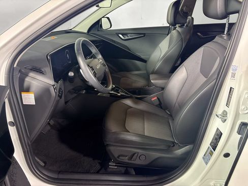 Certified 2023 Kia Niro Wind w/ Wind Preserve Package FWD image 12