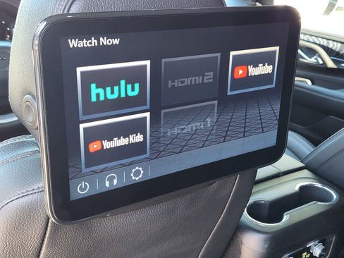 Used 2023 GMC Yukon Denali w/ Advanced Technology Package AWD/4WD image 14