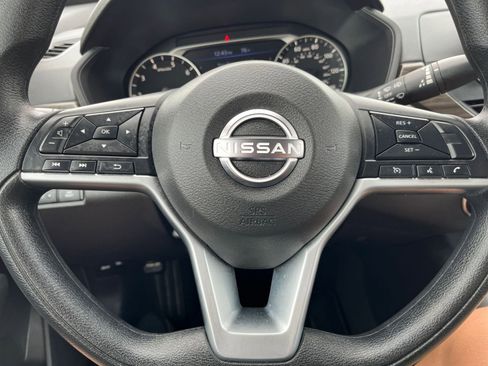 Used 2025 Nissan Altima 2.5 SV image 28