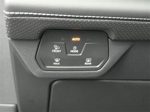 New 2026 Volkswagen Atlas SE image 21