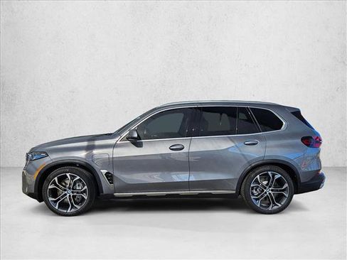 New 2026 BMW X5 xDrive50e image 8