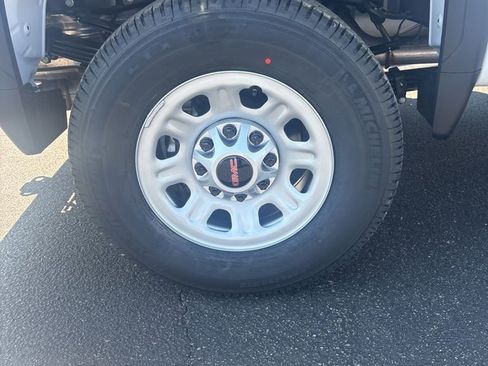 New 2026 GMC Sierra 3500 Pro AWD/4WD image 32