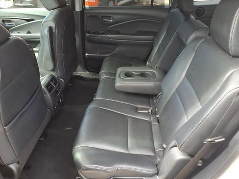 Used 2018 Honda Pilot Touring image 8