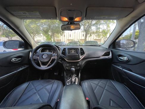 Used 2015 Jeep Cherokee Latitude FWD image 15