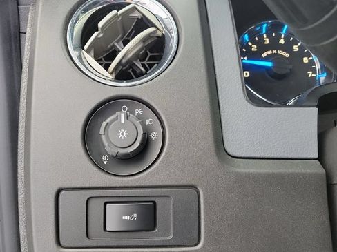 Used 2014 Ford F150 XLT w/ Equipment Group 302A Luxury AWD/4WD image 28