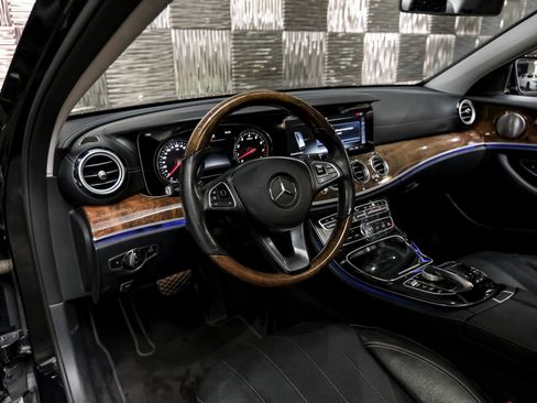 Used 2017 Mercedes-Benz E 300 image 3
