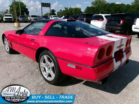 Used 1987 Chevrolet Corvette Coupe RWD image 4