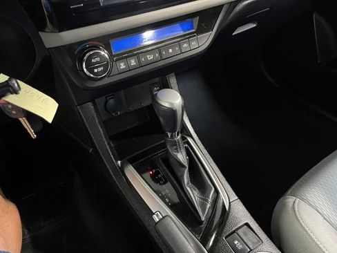 Used 2016 Toyota Corolla LE FWD image 29