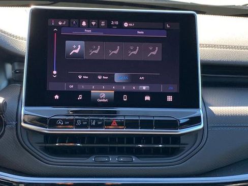 Certified 2026 Jeep Compass Latitude image 21