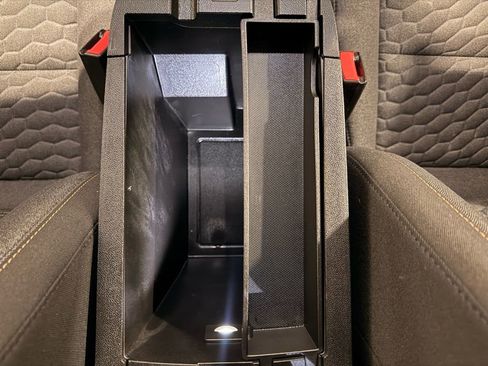 Used 2019 Chevrolet Equinox LT image 25